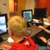 Return eines klassischen 3D-Shooter kinder beim computerspiel © flickr / theamazingyen